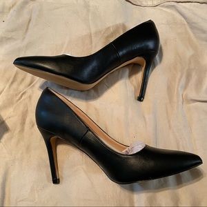 NEW Dream Pairs Black Christian Heels
